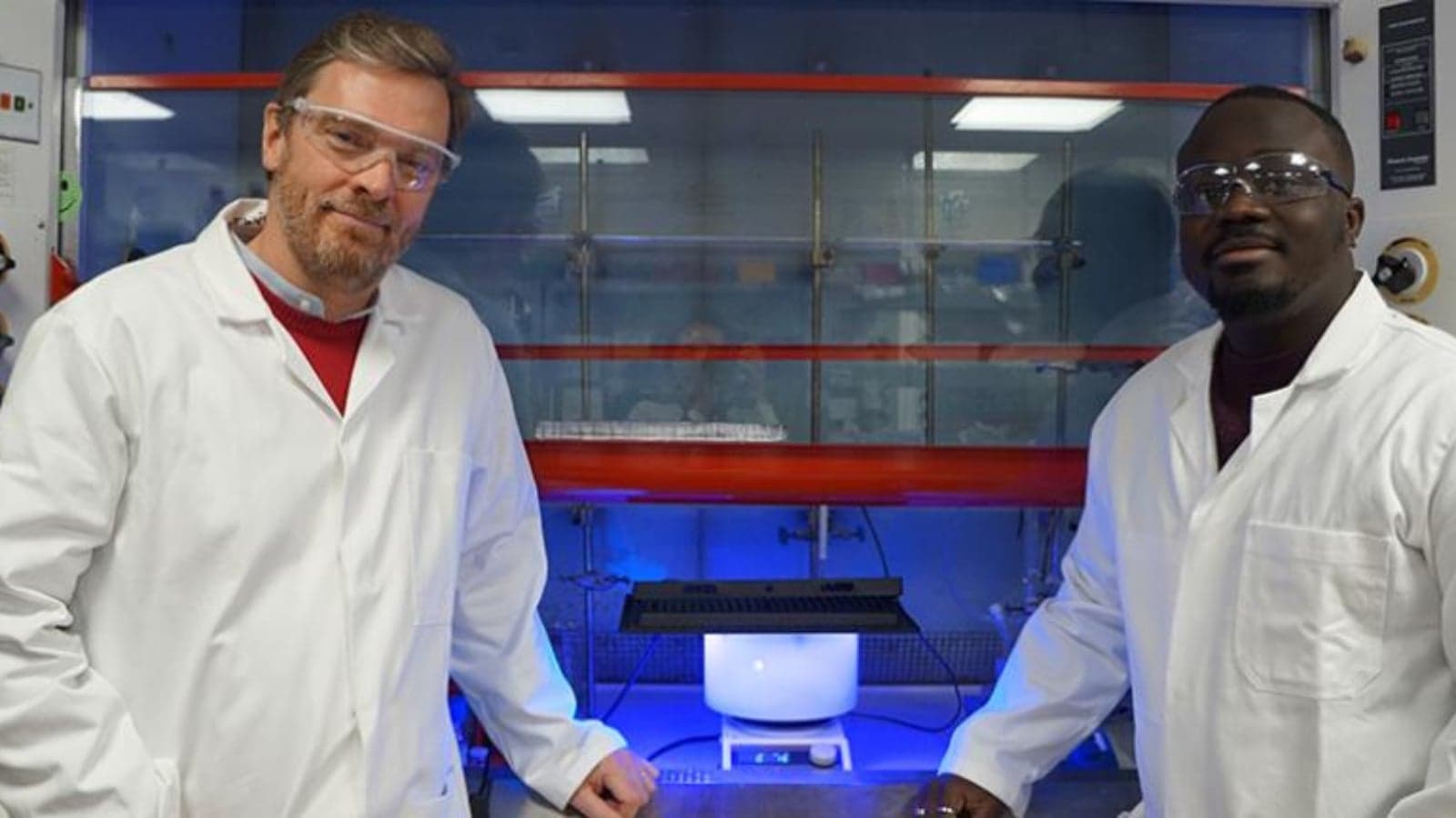 Car battery acid and plastic waste turned into clean hydrogen