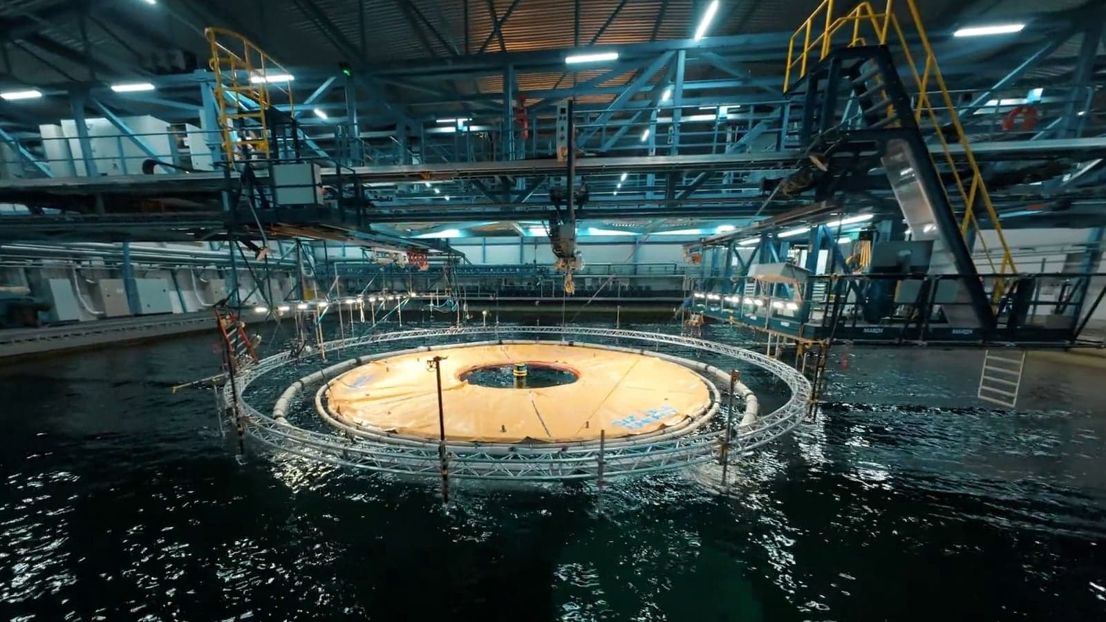 Sizable floating reservoir prototype